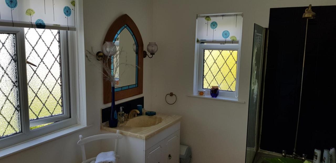 Wychwood House Bed & Breakfast Penally Bagian luar foto