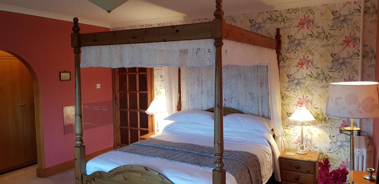 Wychwood House Bed & Breakfast Penally Bagian luar foto